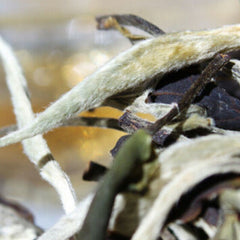 HelloYoung Yunnan Jing Gu Cha Puer Tea Moonlight White Buds Pu'er Puerh Loose Leaf Tea 100g