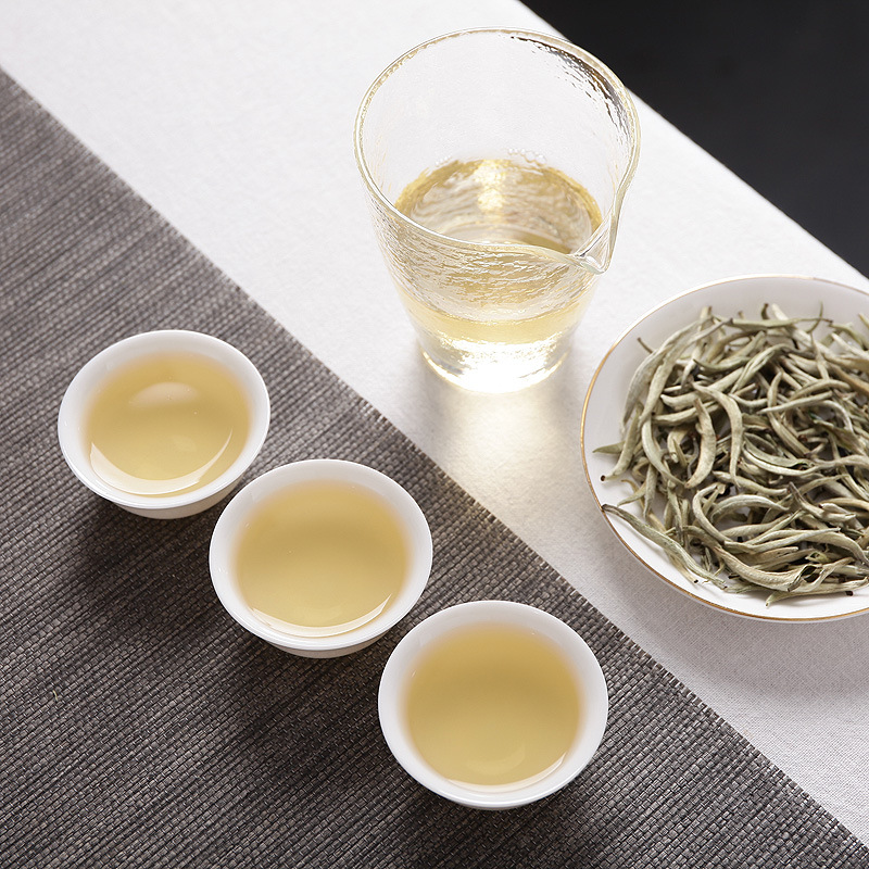 HelloYoung Pu'er raw tea white hair silver needle white hair single bud moonlight white tea