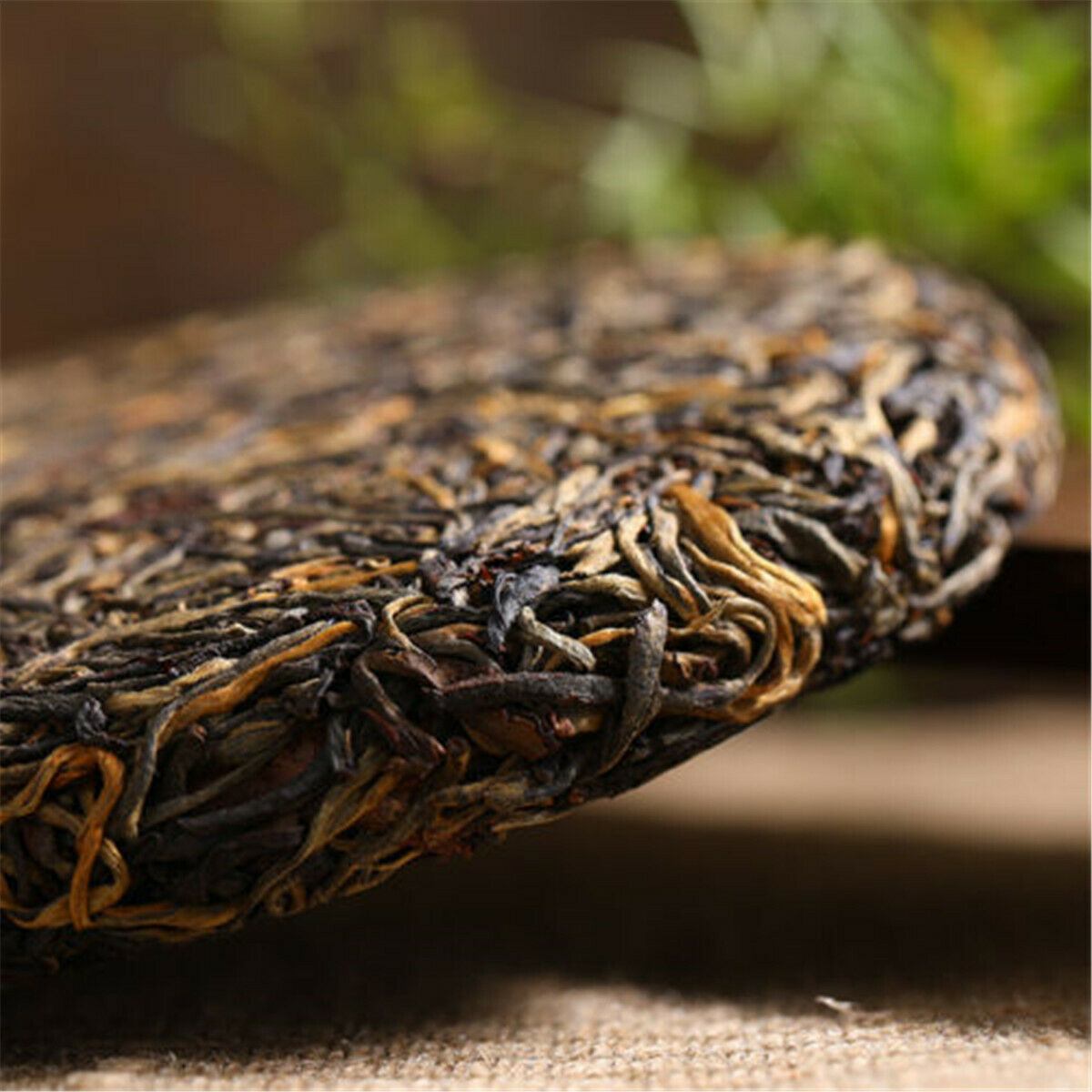HelloYoung Yunnan Dian Hong Black Tea Cake 200g Fengqing Ancient Tree Black Tea Puer Tea