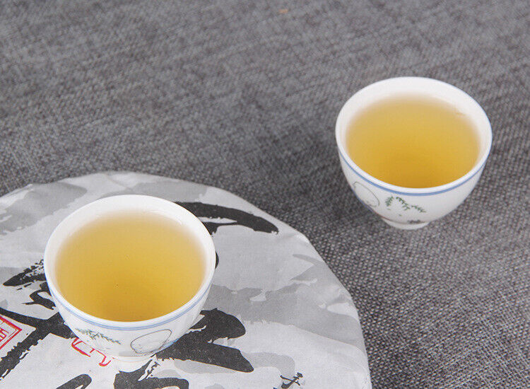 HelloYoung Pu-erh Tea Leaves Yunnan Pu-erh Tea 357g Raw Tea Cake Old Tree Pu-erh Tea Cake