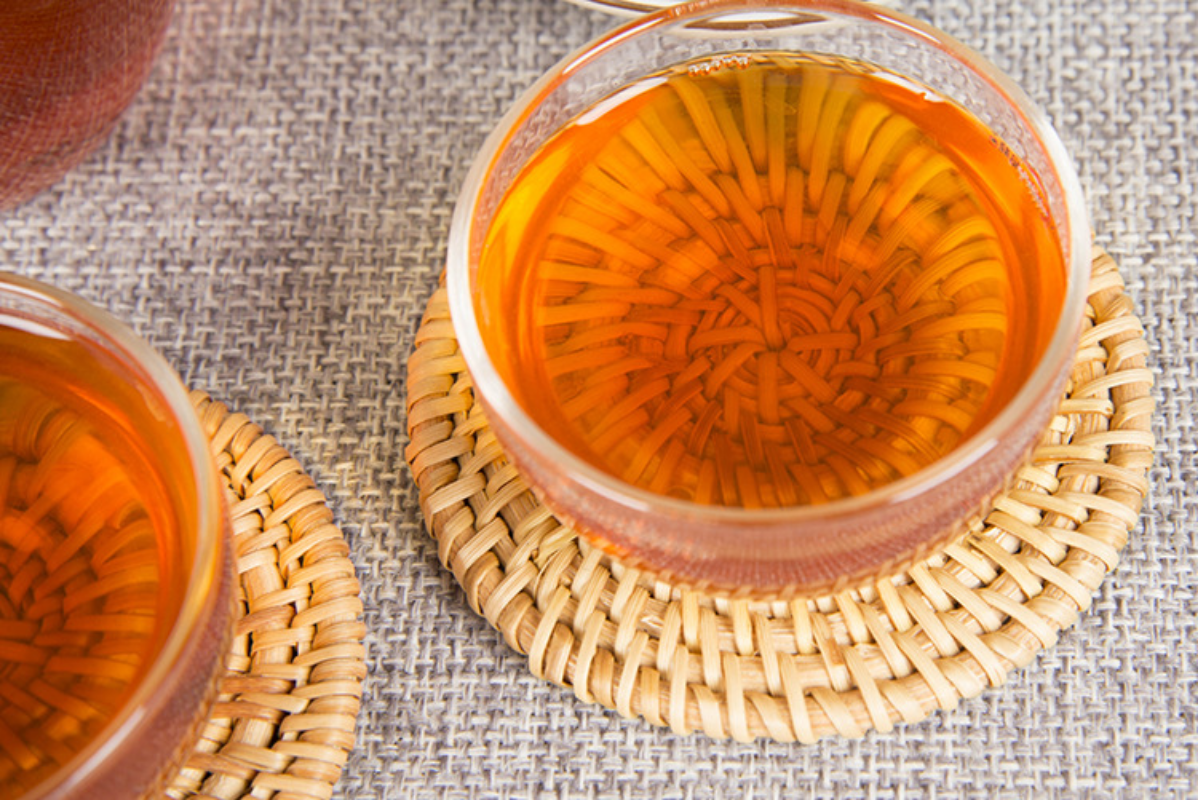 HelloYoung Fengqing Dian Hong tea raw Pine needles one bud two leaves straight black tea