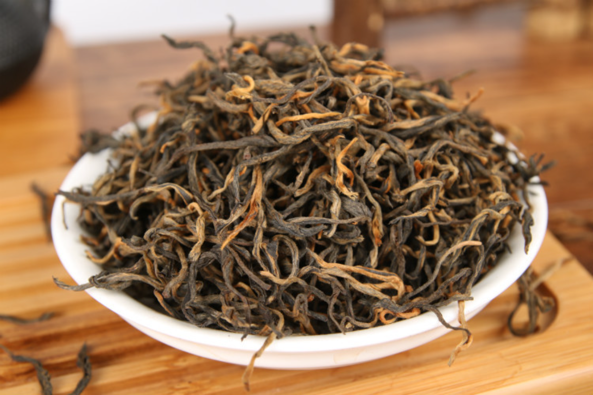 HelloYoung 500g Yunnan black tea Dian Hong tea Hundred flowers fragrance Mao Feng No. 2