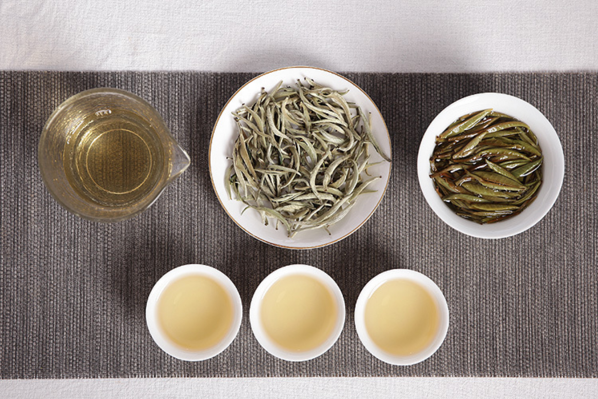 HelloYoung Pu'er raw tea white hair silver needle white hair single bud moonlight white tea