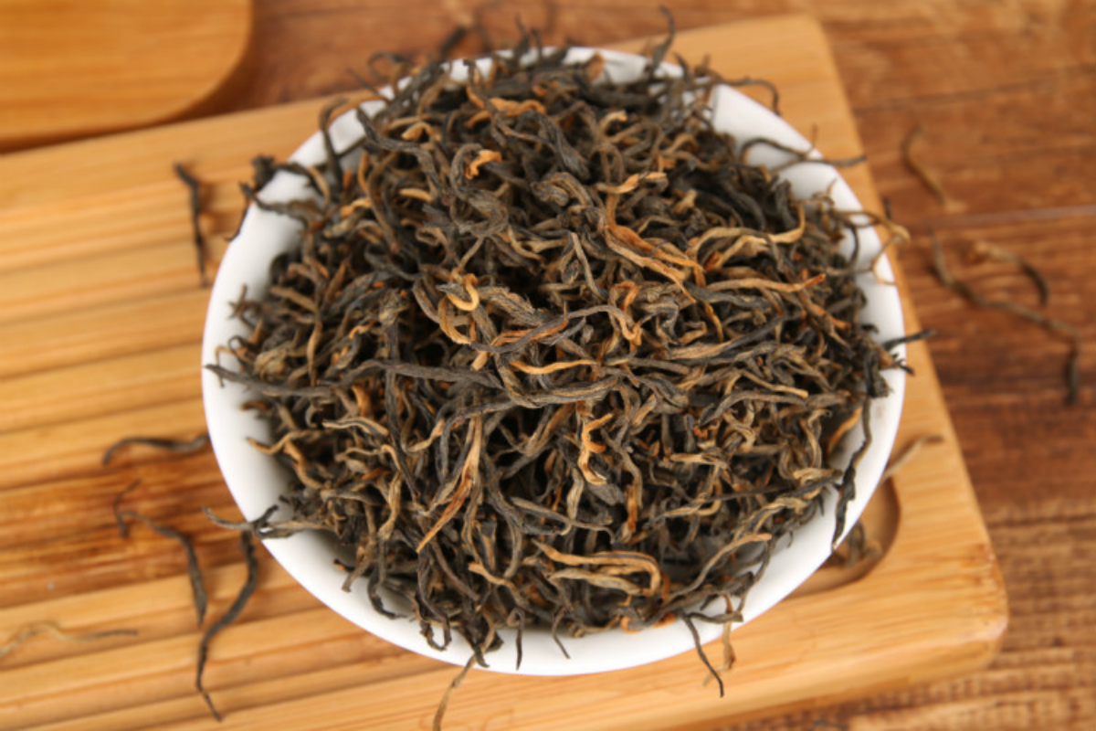 HelloYoung 500g Yunnan black tea Dian Hong tea Hundred flowers fragrance Mao Feng No. 2