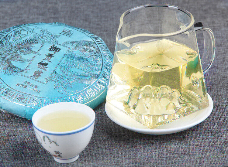 HelloYoung 200g White Tea Cake Silver Needle Yunnan White Tea Ancient Tree Pu'er Tea Cake