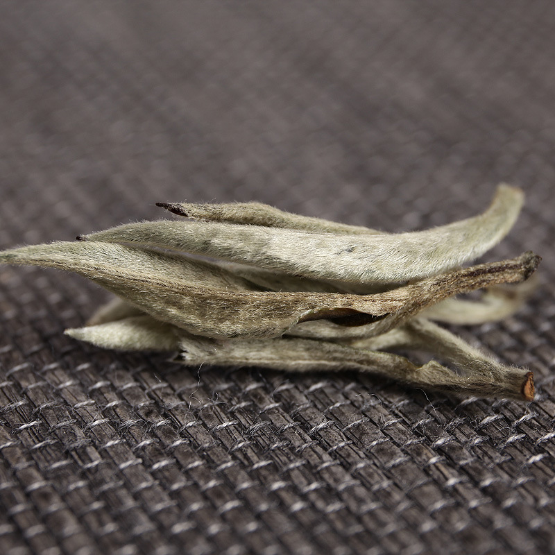 HelloYoung Pu'er raw tea white hair silver needle white hair single bud moonlight white tea