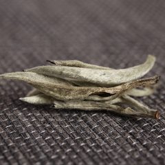 HelloYoung Pu'er raw tea white hair silver needle white hair single bud moonlight white tea