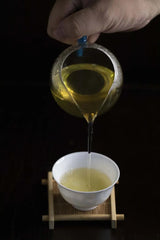 HelloYoung Yunnan Tea Nannoushan Head Spring Ancient Tree Pu'er Raw Tea 357g Cake Tea