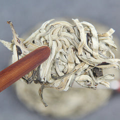 HelloYoung Cake Tea White Hair Silver Needle200g Pu'er Tea Cha Single Bud Moonlight White