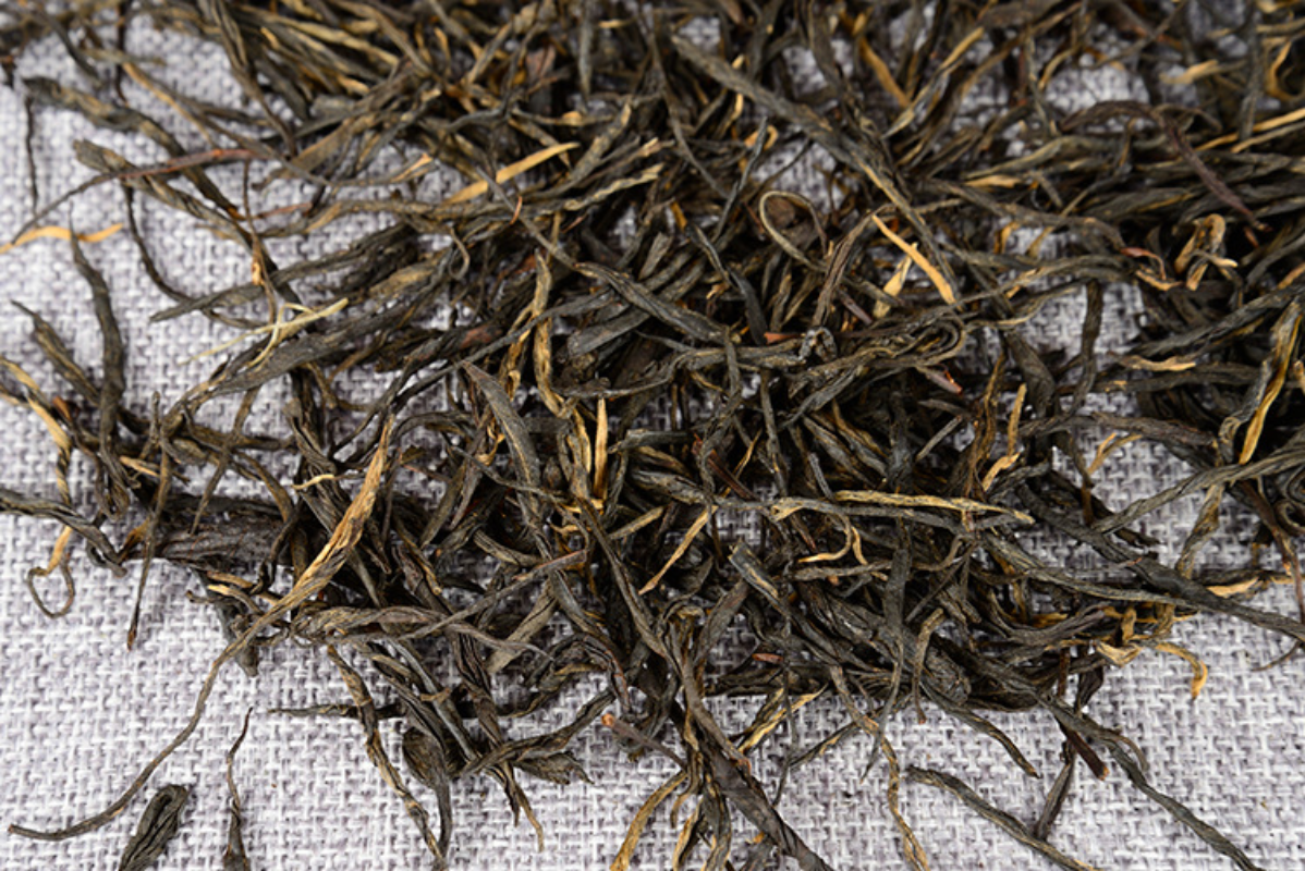 HelloYoung Fengqing Dian Hong tea raw Pine needles one bud two leaves straight black tea