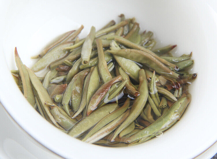 HelloYoung 200g White Tea Cake Silver Needle Yunnan White Tea Ancient Tree Pu'er Tea Cake