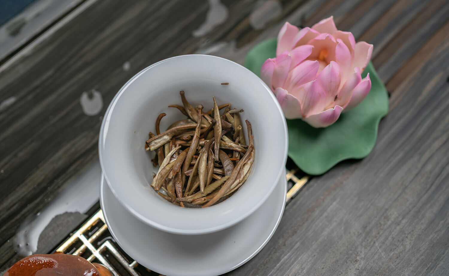 HelloYoung 200g Yunnan Tea Cake White Hair Silver Needle TeaJinggu White Bud Silver Bud