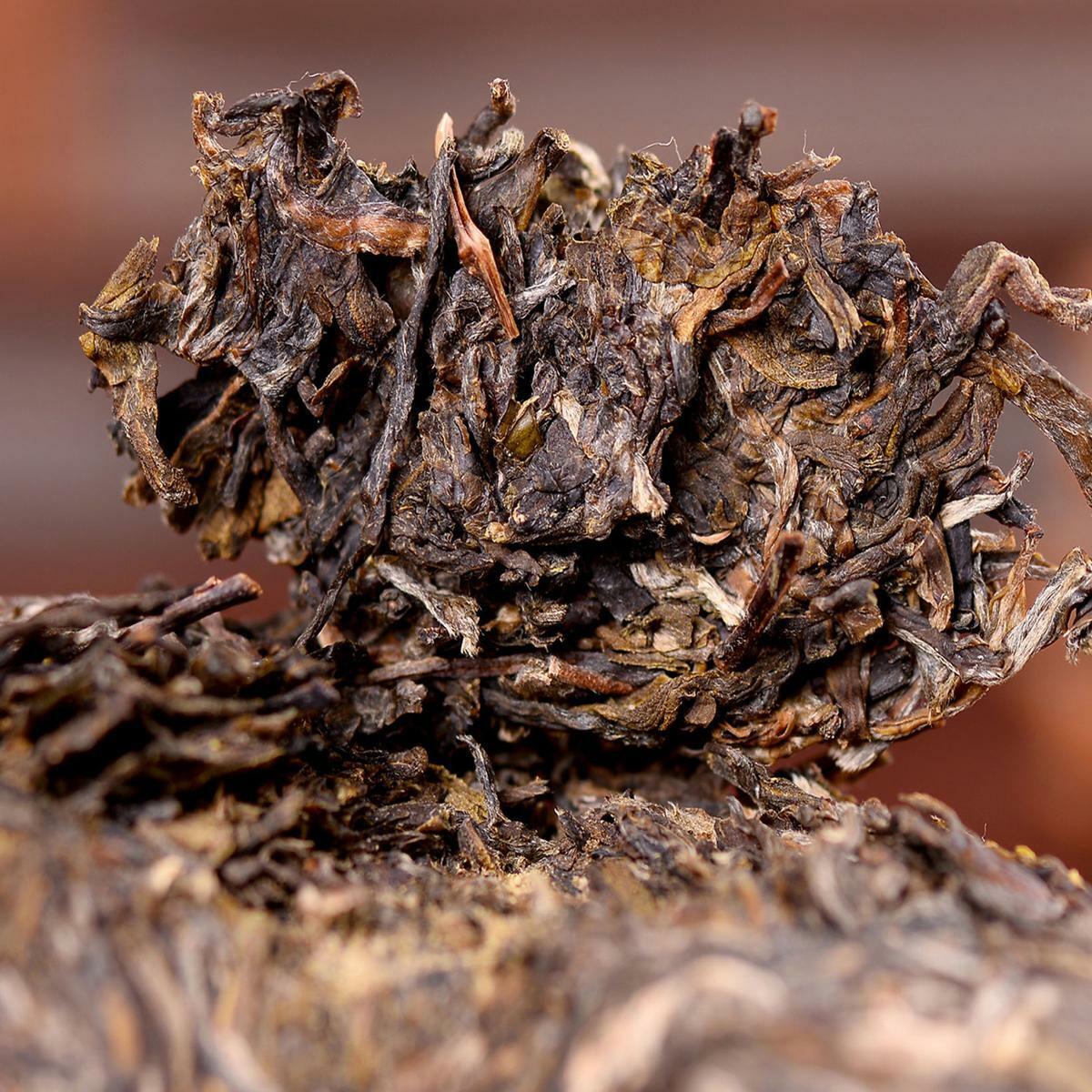 HelloYoung 100g Yunnan Sheng Puer Tea Pu-erh cha Tea High Mountain Wild Ancient Trees Cake
