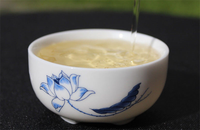 HelloYoung300g Old Fuding white tea cake natural organic Chinese white tea silver needle