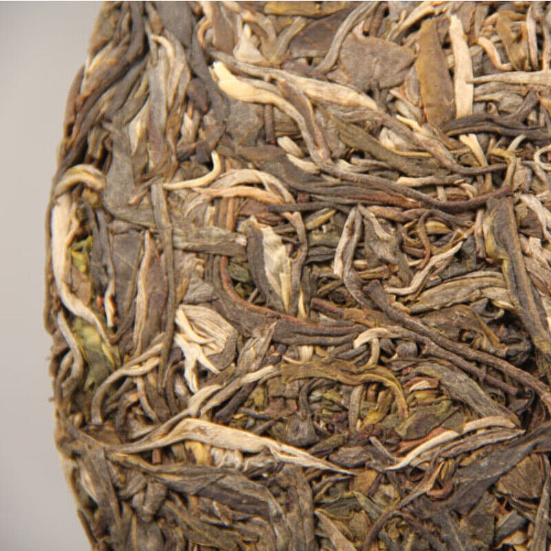 HelloYoung Health  Green Tea Natural Laobanzhang Ancient Tree Pu'er Tea Cake 357g