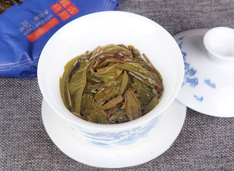 HelloYoung 357g Yunnan Puer Raw Tea 普洱生茶 古六大茶山之首革登青饼早春古树茶生普357g
