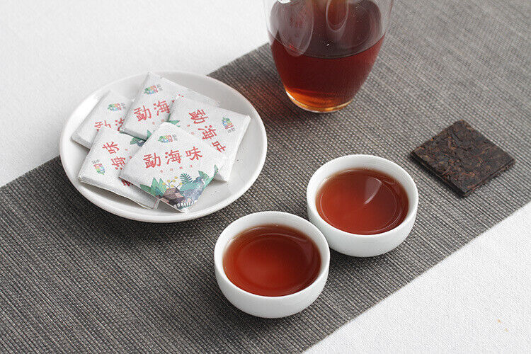 HelloYoung 500G Yunnan Pu'er Tea Menghai Flavor Small Square Brick 8g Ripe Tea