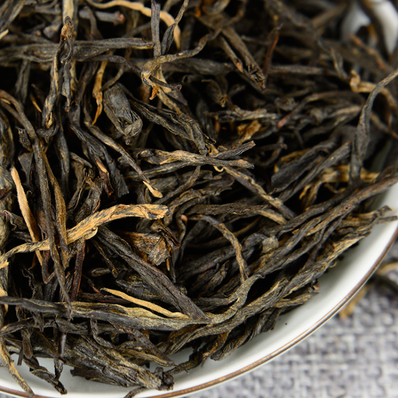 HelloYoung Fengqing Dian Hong tea raw Pine needles one bud two leaves straight black tea