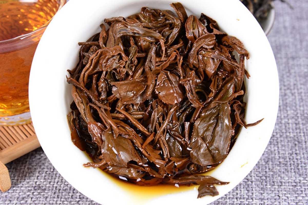 HelloYoung 500g Yunnan tea Fengqing Dian Hong tea Mao Feng black tea Kung Fu black tea