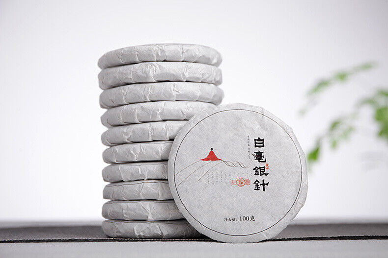 HelloYoung 100g white hair silver needle Yunnan small cake moonlight white old white tea