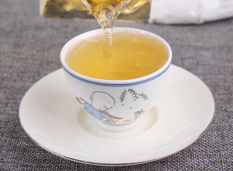 HelloYoung Pu-erh Tea Leaves Yunnan Pu-erh Tea 357g Raw Tea Cake Old Tree Pu-erh Tea Cake
