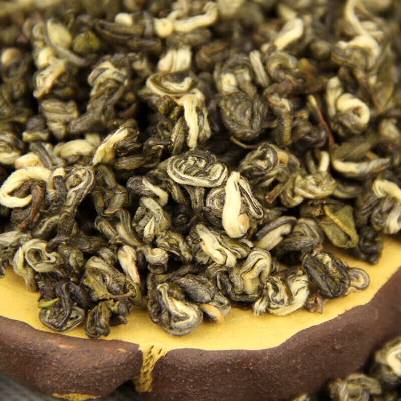 HelloYoung Yunnan Biluochun Green Tea Loose Leaf Iron Box Gift Tea Chinese Slimming Tea 80g