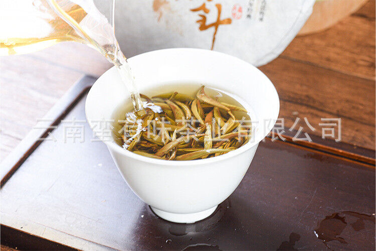 HelloYoung 357g Moonlight White Tea Cake Yunnan Baihao Silver Needle Jinggu Single Bud