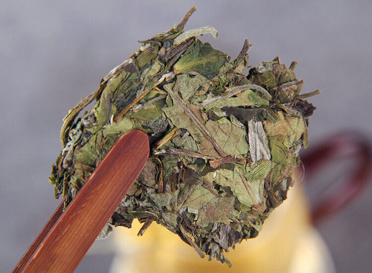 HelloYoung 357g（12.6Oz）Yunnan Ancient White Tea Natural Tea Leaf Healthy Drink