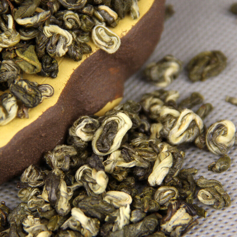 HelloYoung Yunnan Biluochun Green Tea Loose Leaf Iron Box Gift Tea Chinese Slimming Tea 80g