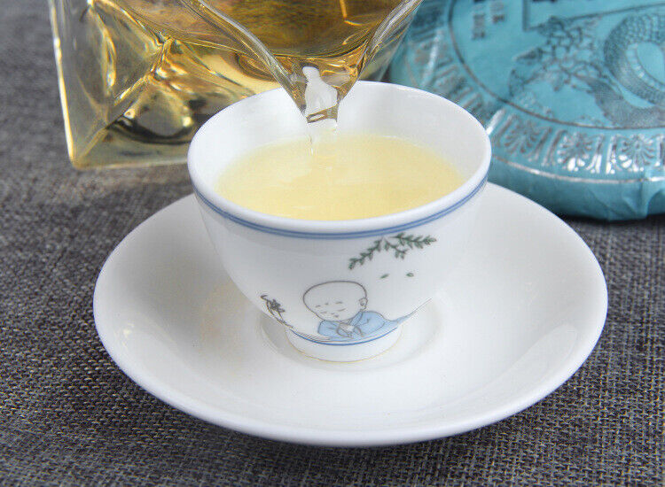 HelloYoung 200g White Tea Cake Silver Needle Yunnan White Tea Ancient Tree Pu'er Tea Cake