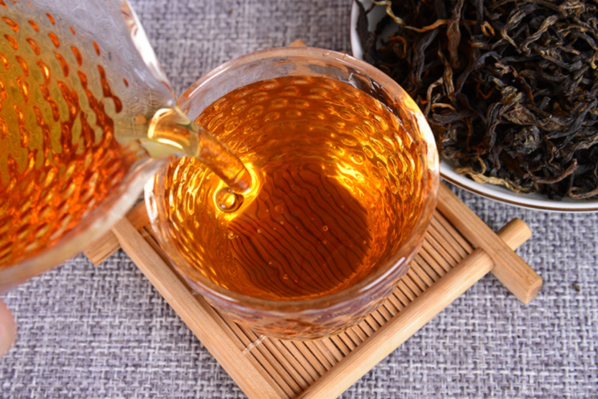 HelloYoung 500g Yunnan tea Fengqing Dian Hong tea Mao Feng black tea Kung Fu black tea
