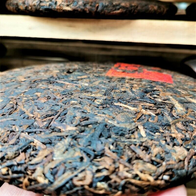 HelloYoung Premium Pu'er Black Tea Healthy Drink Organic Peacock Pu'er Ripe Tea Cake 357g