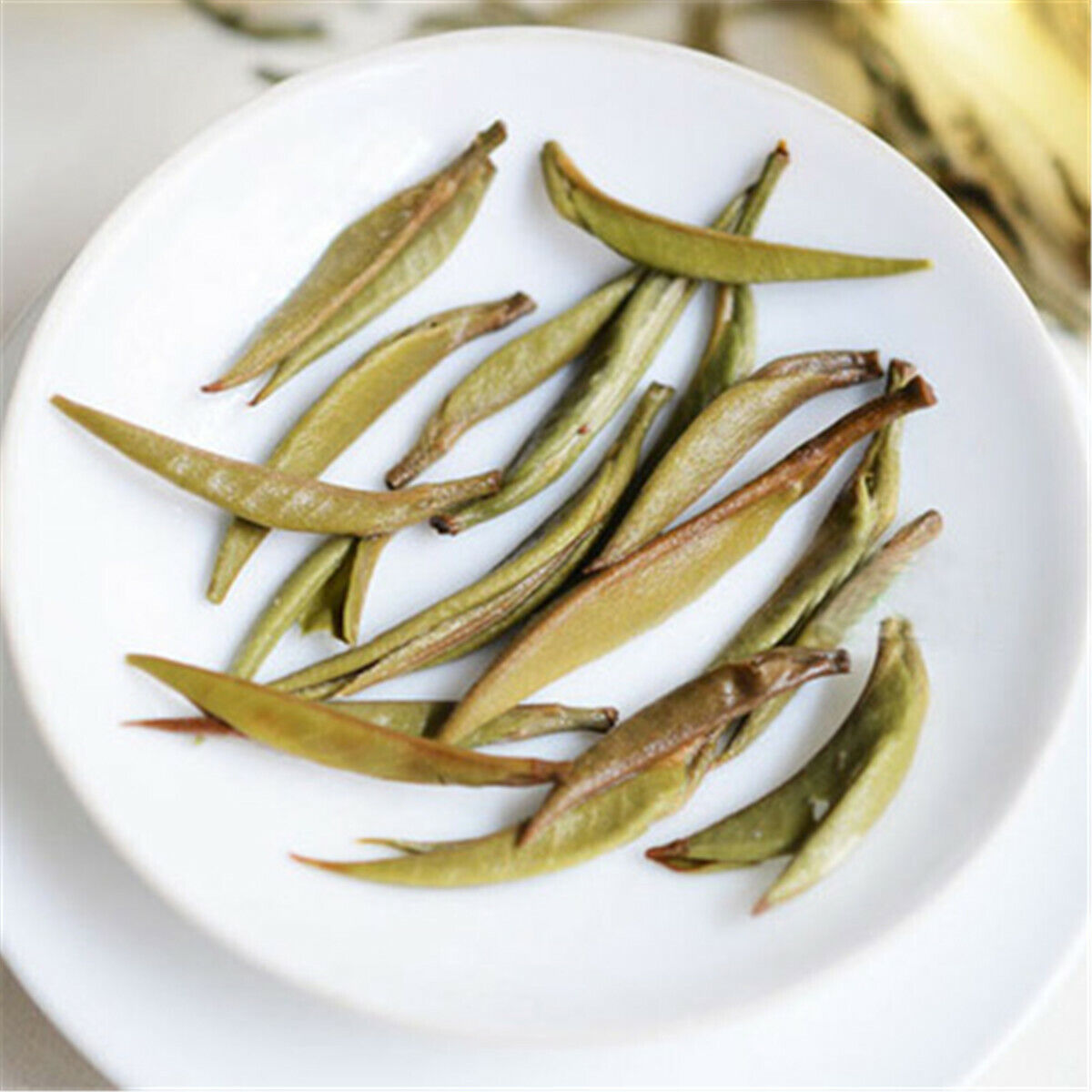 HelloYoung Shaped Handmade White Tea Bai Hao Yin Zhen Silver Needle Compressed Tea Ball