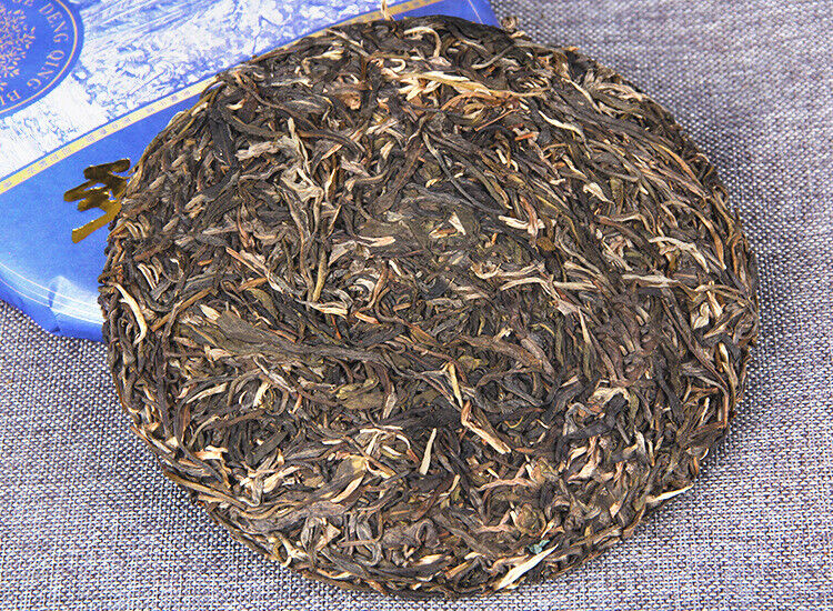 HelloYoung 357g Yunnan Puer Raw Tea 普洱生茶 古六大茶山之首革登青饼早春古树茶生普357g