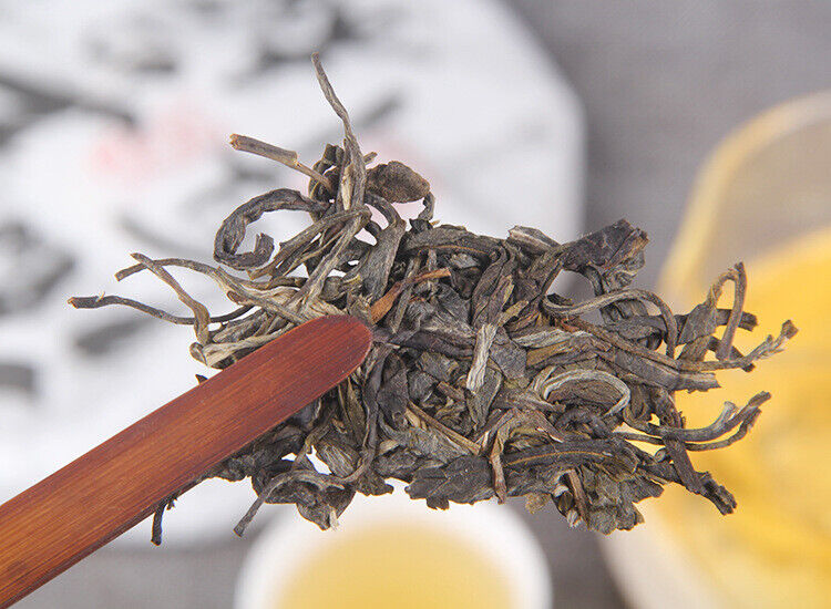 HelloYoung Pu-erh Tea Leaves Yunnan Pu-erh Tea 357g Raw Tea Cake Old Tree Pu-erh Tea Cake