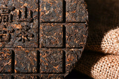 HelloYoung 100g Palace Small Brick Puer Tea Puerh Tea Pu Er Cooked Tea Yunnan Green Food