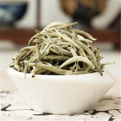 HelloYoung White Tea Loose Leaf Chinese Organic Bai Hao Yin Zhen Silver Needle Buds