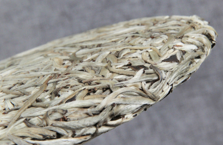 HelloYoung Pu erh Raw Tea Old Tea Ancient Tree  Single Bud White Silver Needle Healthy Care