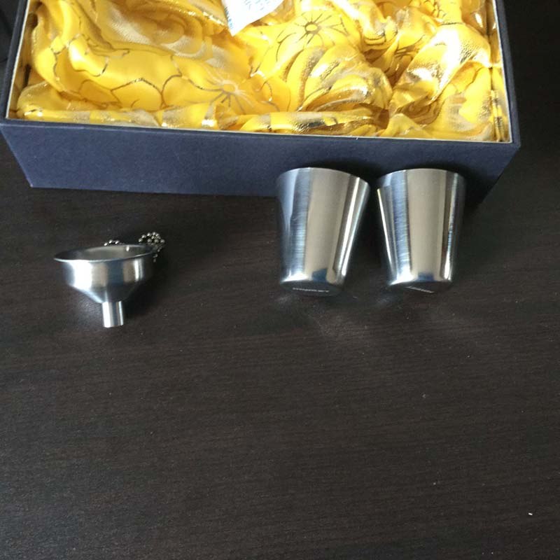 Wine Flask Hight Quality Cigarette Stainless Steel Hip Flask 8 oz Drinkware Whiskey Liquor Metal Flask Alcohol Flask Garrafa