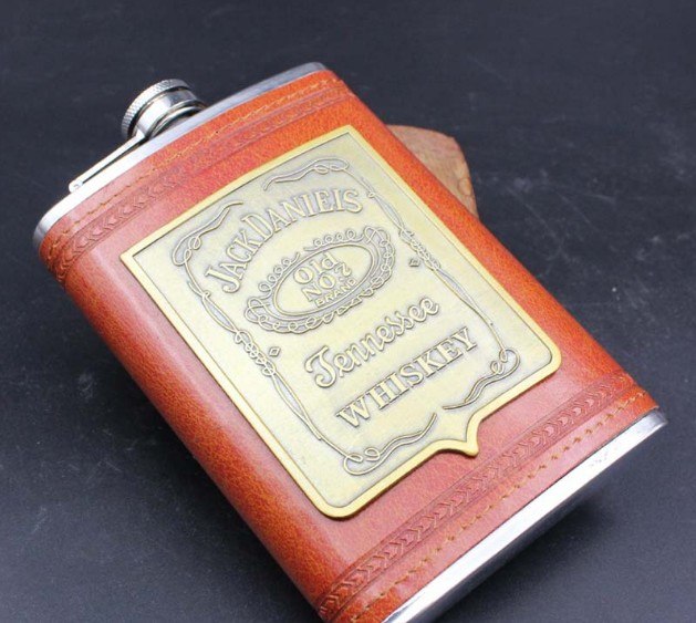 9oz Luxury Stainless Steel Hip Flask 3 Styles Faux Leather Whiskey Wine Bottle Retro Engraving Alcohol Pocket Flagon As Gift 1pc