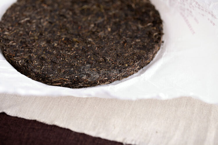 HelloYoung XiaGuan ECOLOGICAL PUERH BING Ancient Tree Tea Puer Tea Raw Iron Cake 357g