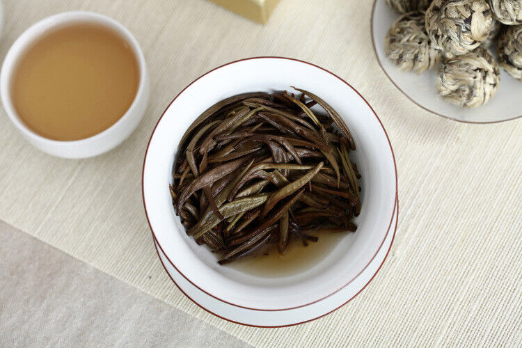 HelloYoung Yunnan High Mountain Old Tree White Tea Handmade Yue Guang Bai Dragon Ball Moon