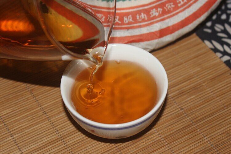 HelloYoung CNNP Zhongcha Wild Arbor Leaves Zhongcha Aged Puer Tea Cake Raw Pu-erh 357g