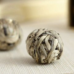 HelloYoung Yunnan High Mountain Old Tree White Tea Handmade Yue Guang Bai Dragon Ball Moon