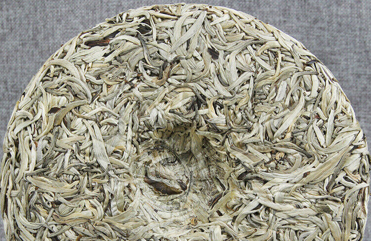 HelloYoung 2018 Silver Needle White Tea Ancient Tree Yunnan Moonlight White Single Bud 357g