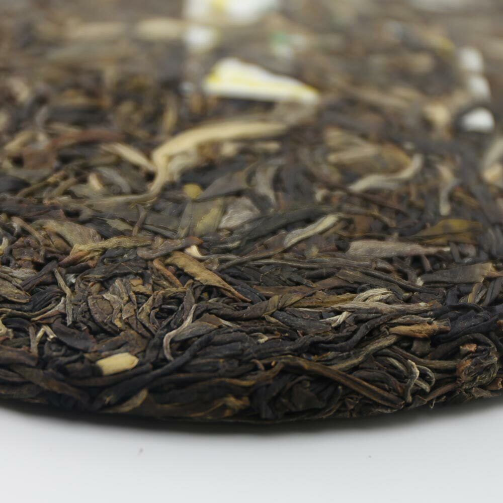 HelloYoung Premium High Quality Sheng Puer Tea Yipintang Menghai Cha Puer Cake 357g