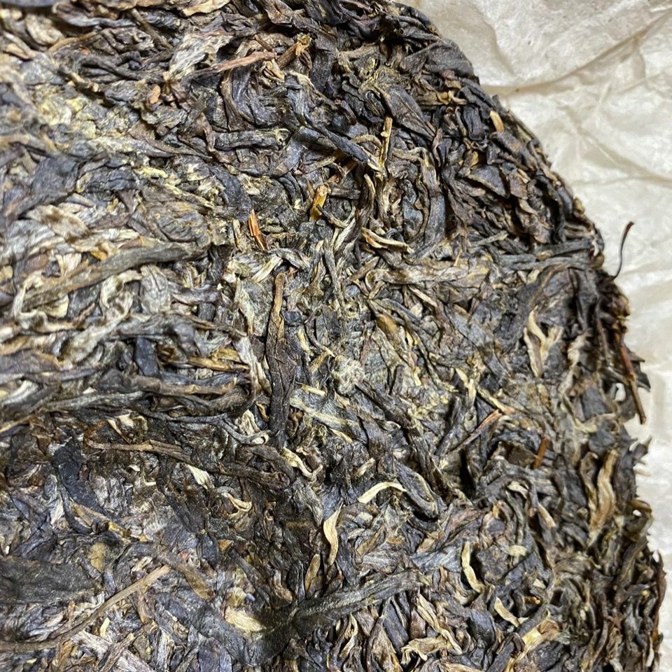 HelloYoung Yunnan Mengku Iceland Raw Puer Spring Tender Leaf Sheng Puerh Tea 357g