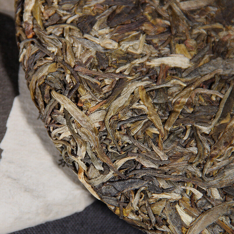 HelloYoung Yunnan Pu'er Tea Liangpin Series Haiwan Old Comrade Liangyuan Raw Cake 400g