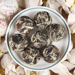 HelloYoung Yue Guang Bai Dragon Pearl White Tea Fragrant Mini White Tea Loose Leaf