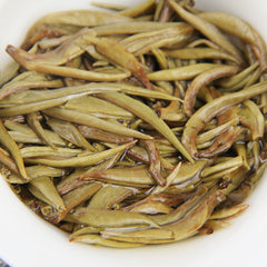 HelloYoung Yunnan High Mountain Old Tree White Tea Handmade Yue Guang Bai Dragon Pearl